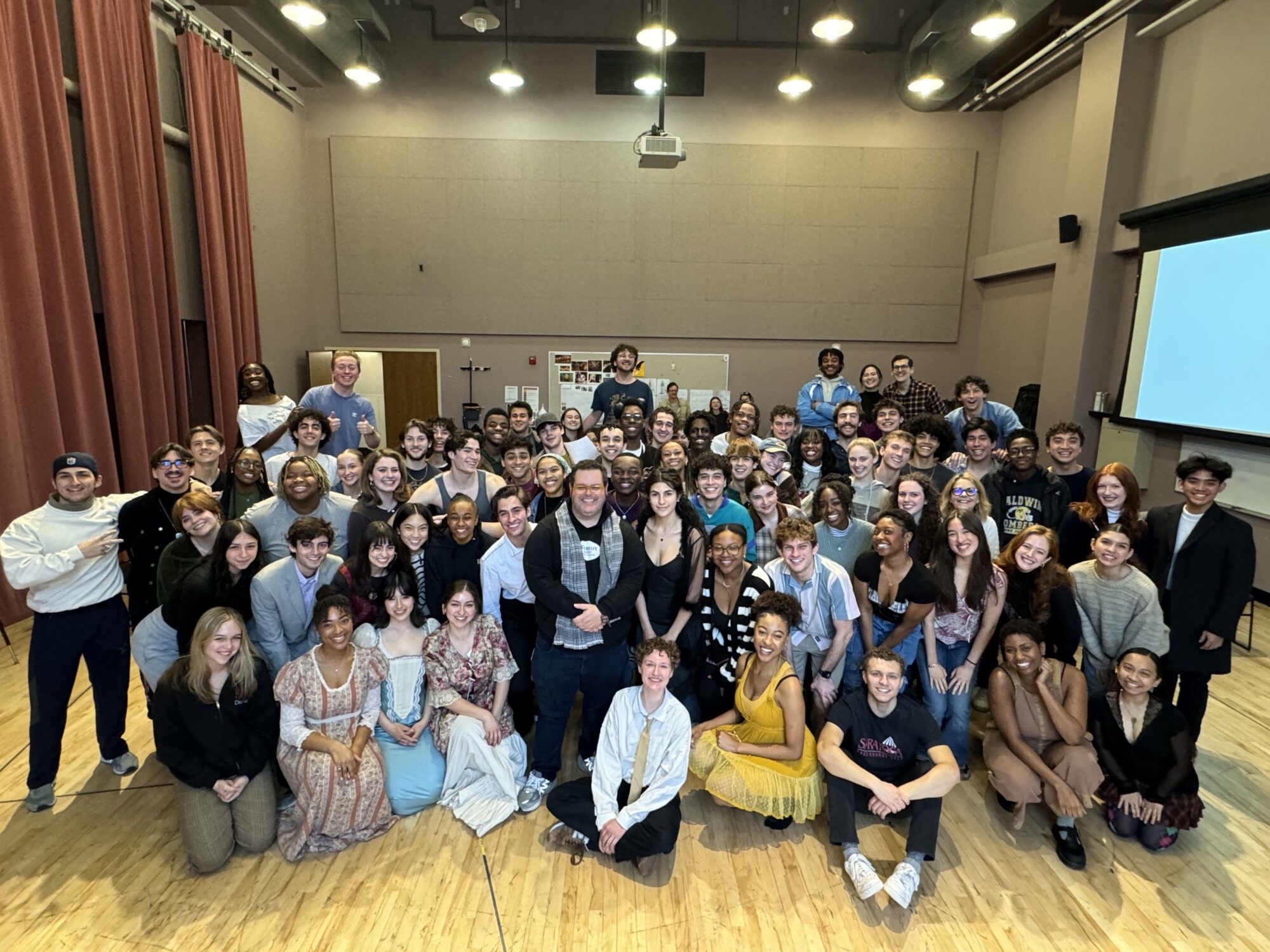 Josh Gad with a large group of CMU Drama students