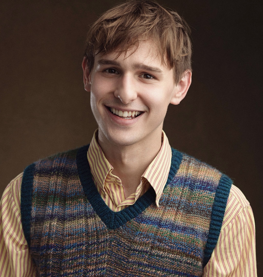 Headshot of Evan Vines