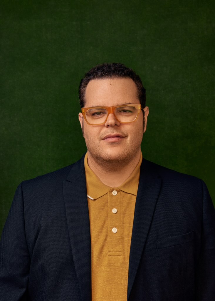 Headshot of actor Josh Gad