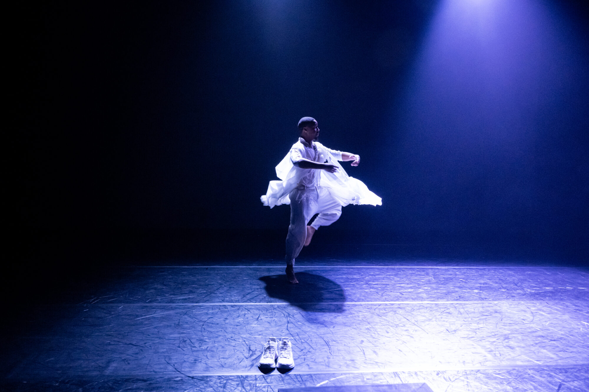 Donathan Arnold in Dance Light 2025